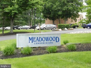 Building Photo - Remodeled Meadowood Condo Unit  3 beds 2 full baths (heat, water, sewer included great value)
