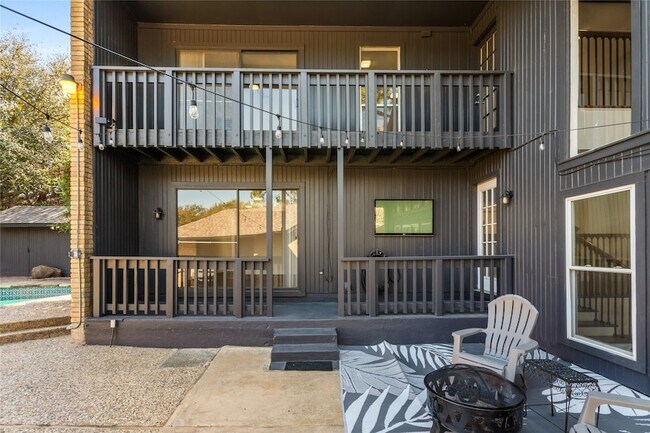 Building Photo - 3210 Coronado St