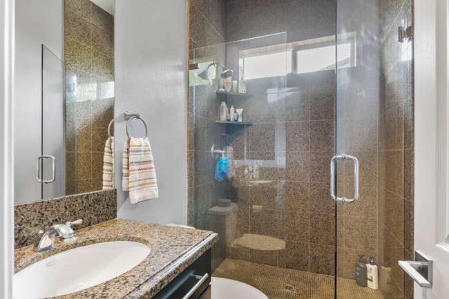 Building Photo - Beautiful Home in ArrowCreek!