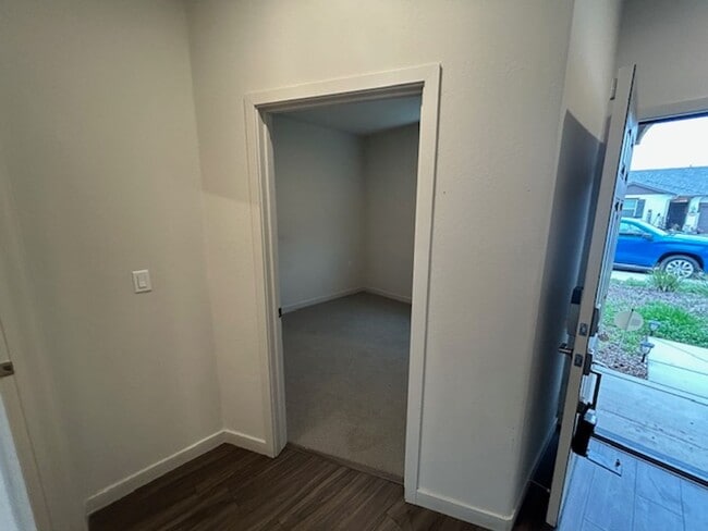 Building Photo - Newer 5 Bedroom 3 Bathroom in Tulare Coming Soon!!