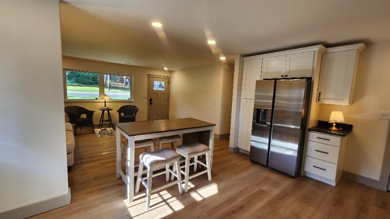 Building Photo - 1704 S Forest Dr