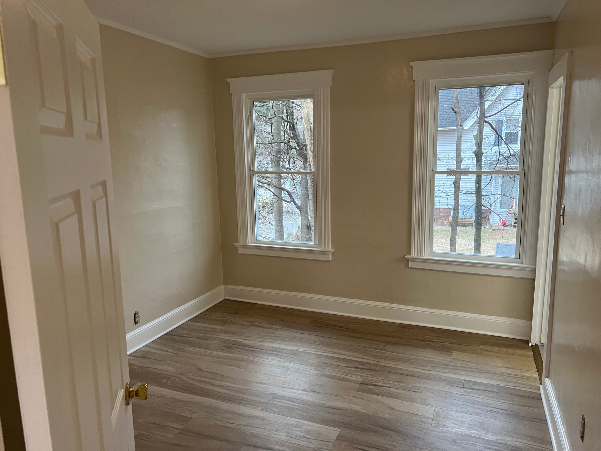 Building Photo - 63 Wood St