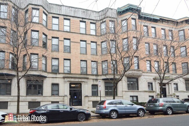 Building Photo - 629 W Oakdale Ave