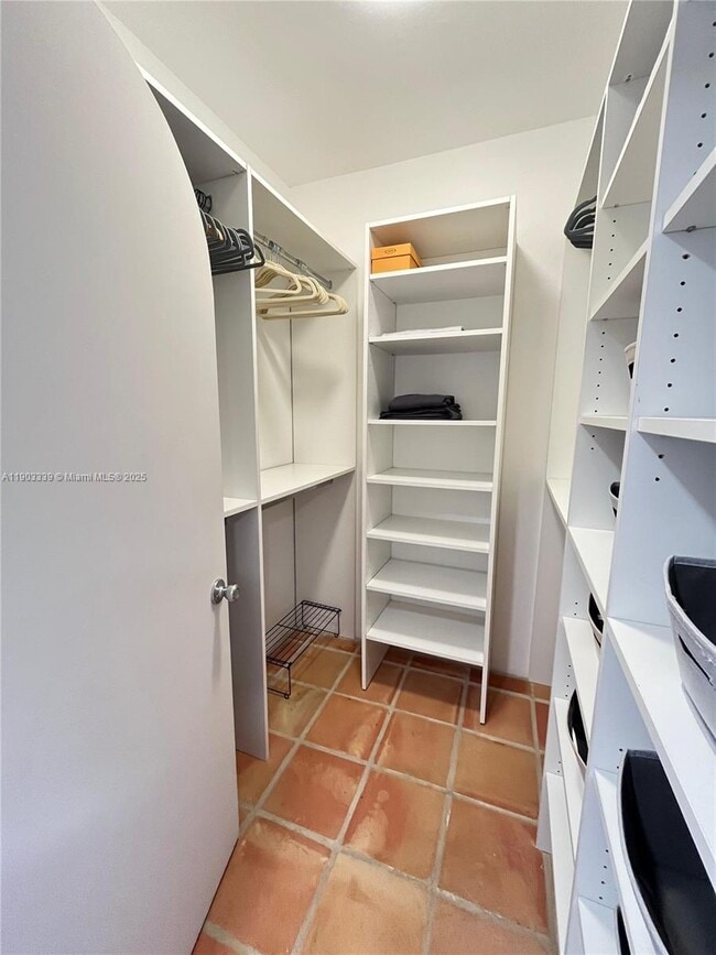 Building Photo - 4000 Island Blvd