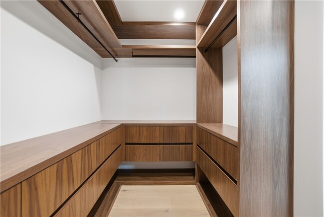 Building Photo - 400 Heliotrope Ave