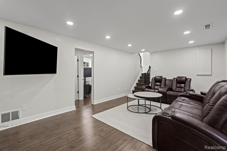 Building Photo - 6511 Timber Ridge Dr