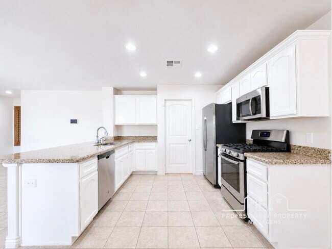 Building Photo - “Charming 3-Bedroom, 2-Bathroom Home in Villa Chaparral”