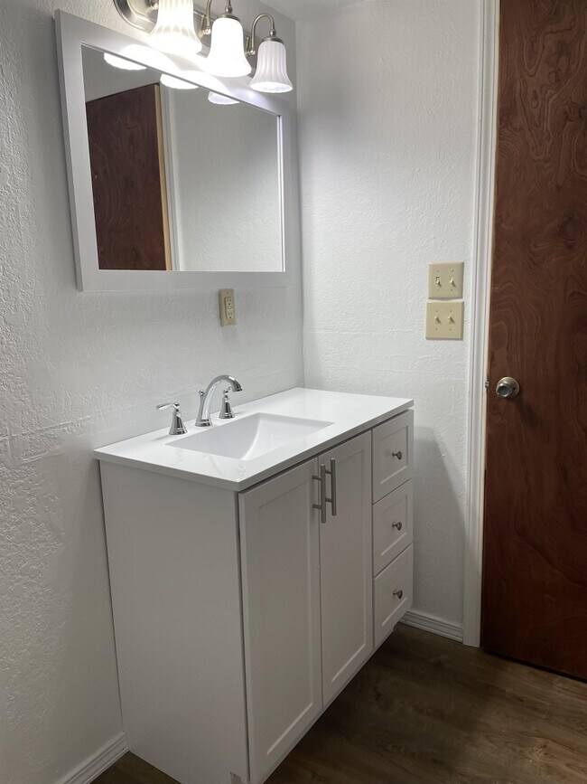 Building Photo - 4202 Concord Pl