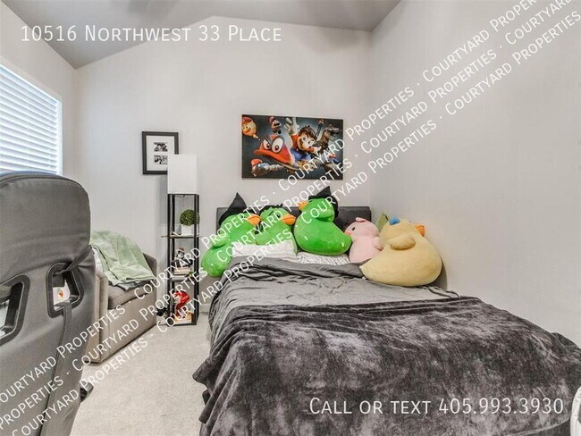Building Photo - 10516 NW 33rd Pl