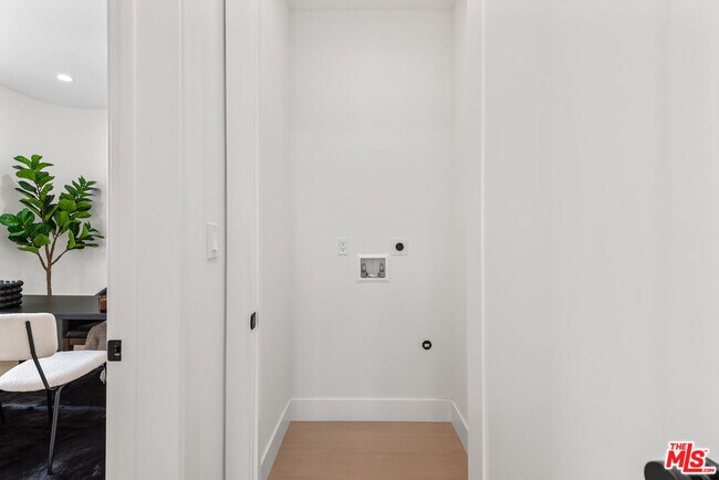 Building Photo - 3626 E 1st St