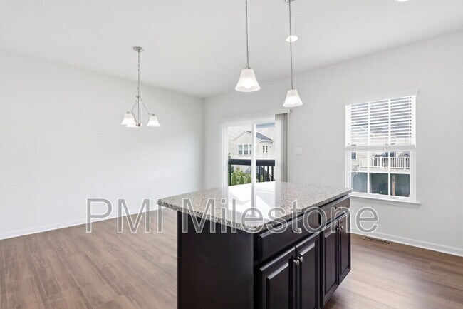 Building Photo - 72 Norwood Dr