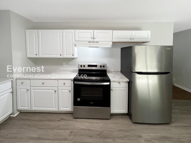 Building Photo - 2463 Montezuma Cir