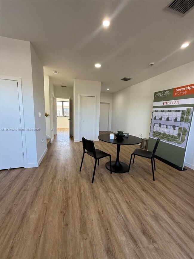 Building Photo - 409 SW 1st St