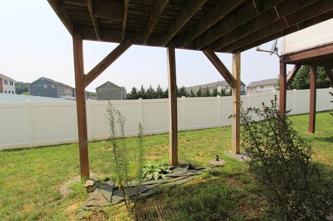 Building Photo - 2221 Lapis Ln