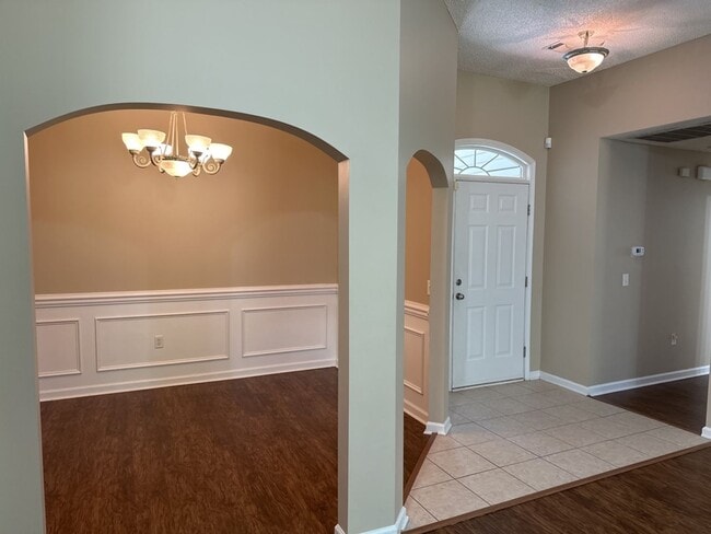 Building Photo - 567 Laurel Hill Cir