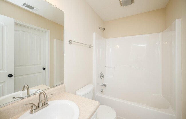 Building Photo - 131 Grove Landing Ct