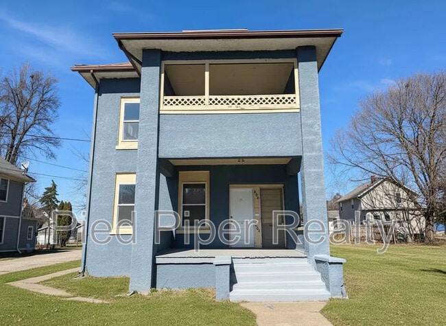 Building Photo - 404 E Prospect Terrace