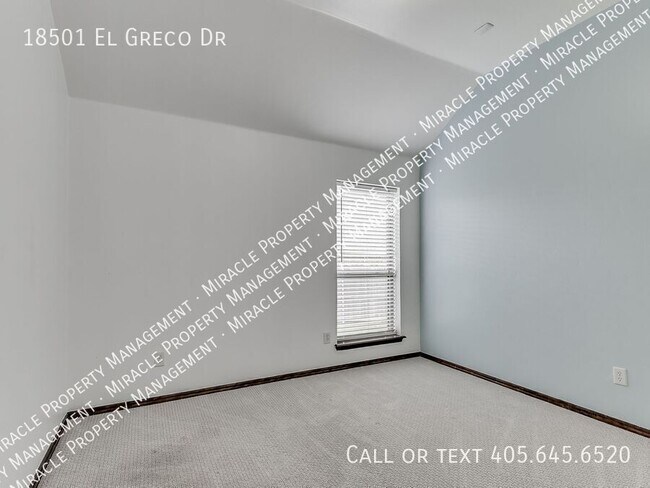 Building Photo - 18501 El Greco Dr
