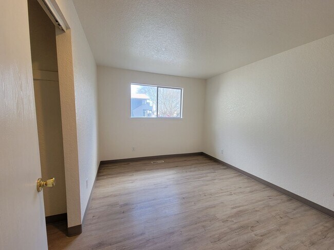 Building Photo - 1816 W 21st Ave