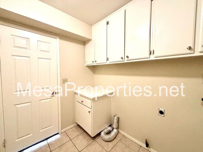 Building Photo - 15261 San Jose Dr