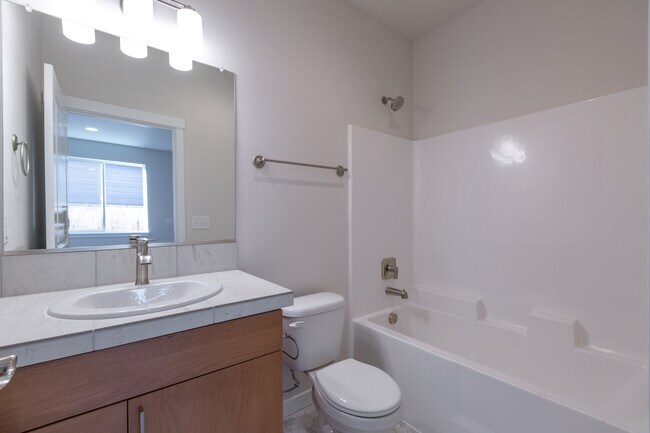 Bath Room - 16011 NE 30th St