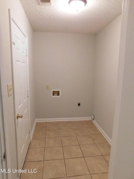 Building Photo - 285 Maidelle Cove
