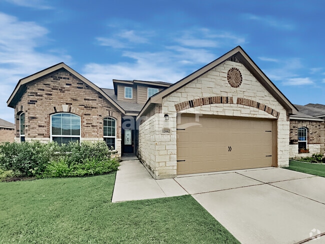 Building Photo - 12882 Cedarcreek Trail