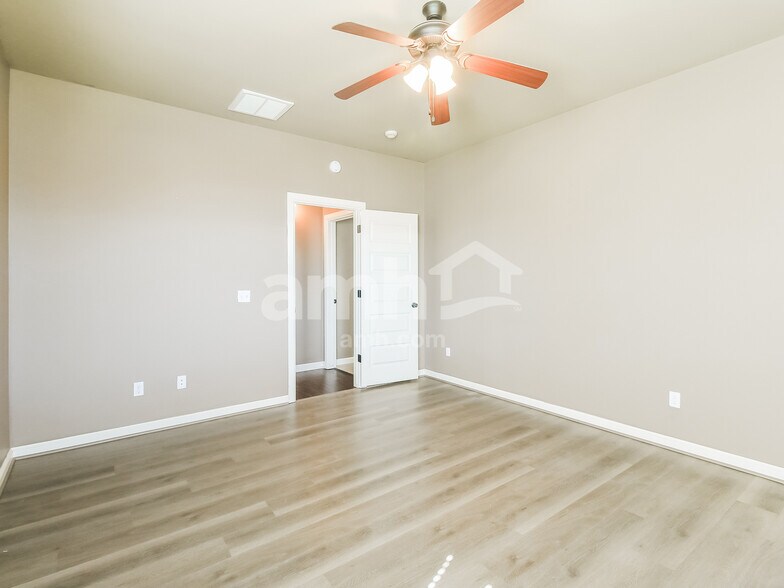 Building Photo - 11728 SW 22nd Terrace