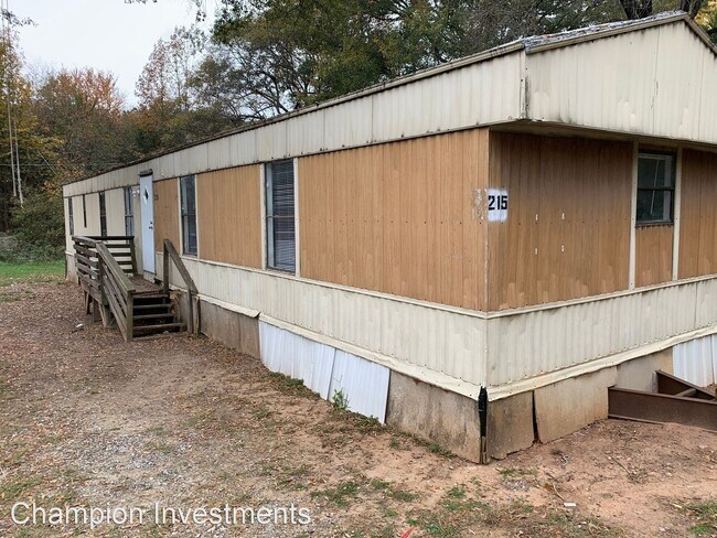Primary Photo - 3 br, 2 bath House - 215 Ridgeway Drive