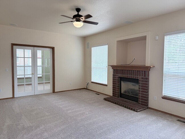 Building Photo - 7492 Amberly Dr