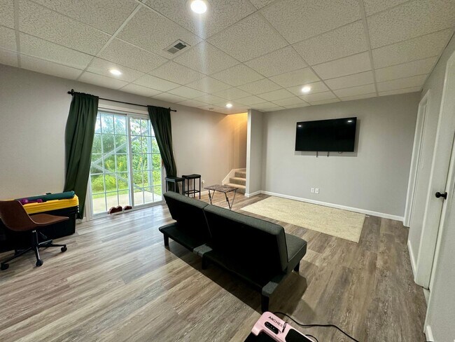 Building Photo - 301 Carmel Valley Way