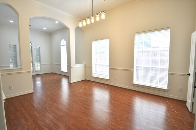 Building Photo - 1914 Sand Hollow Ln