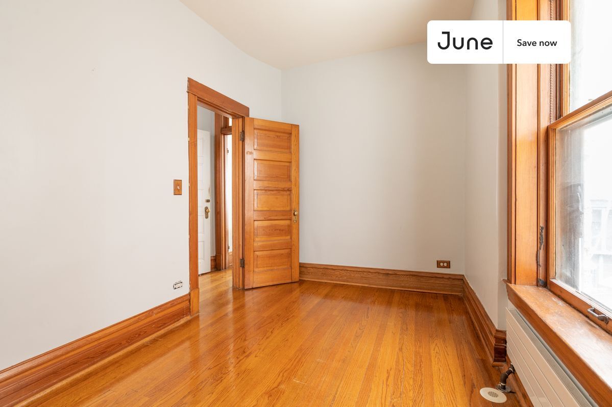 Building Photo - 3508 N Sheffield Ave