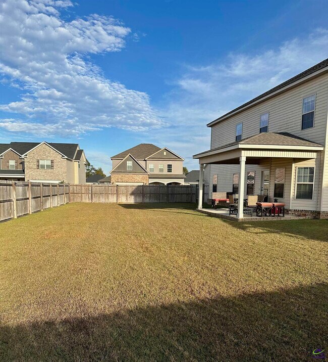 Building Photo - 201 Deven Ct