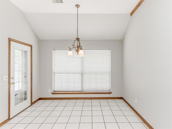 Building Photo - 3921 Brownwood Ln