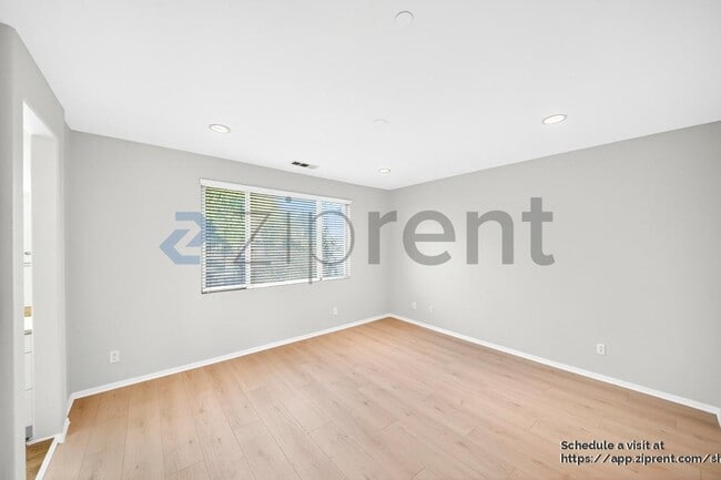 Building Photo - 5746 Brianhead Dr