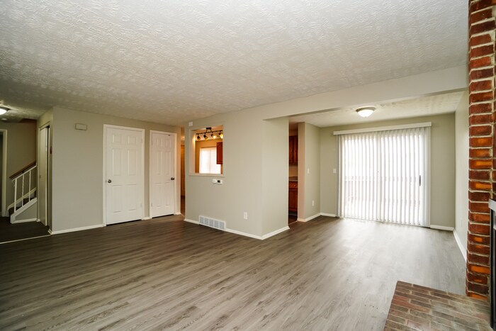 Building Photo - 3472 Green Meadows St