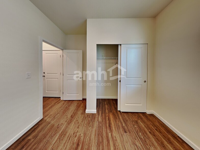 Building Photo - 2352 NW Matteo Dr