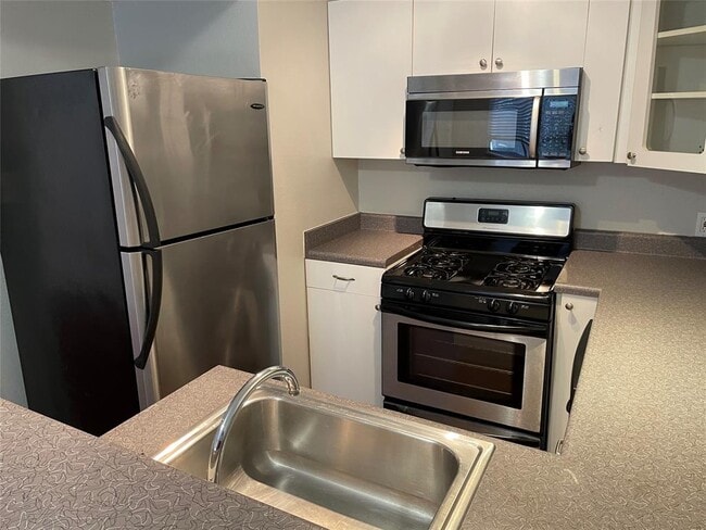 Building Photo - 610 Franklin Blvd