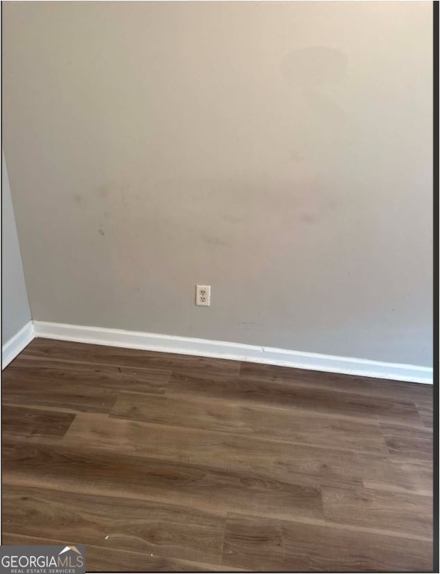 Building Photo - 5548 Pineridge Ct