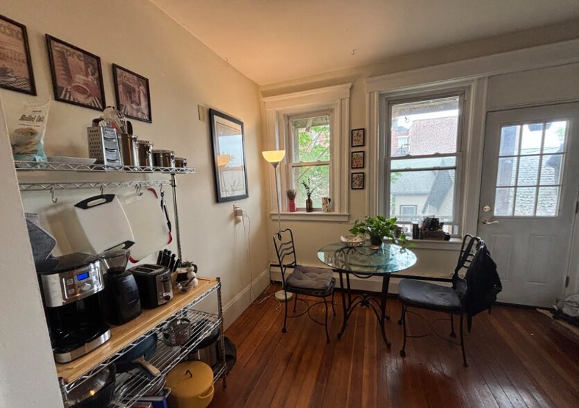 Building Photo - 51 Inman St