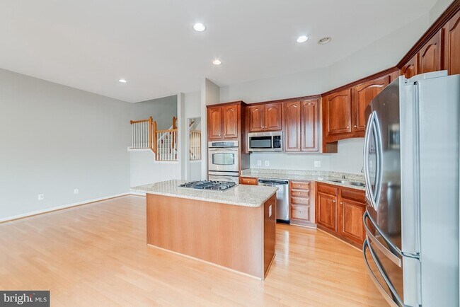 Building Photo - 22072 Avonworth Square