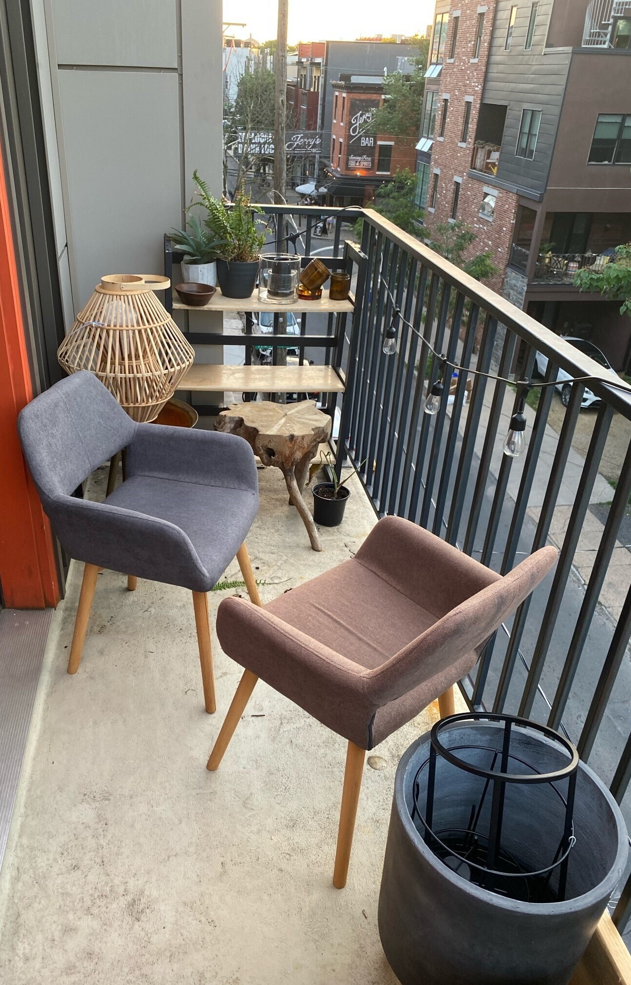 Balcony - 118 W Laurel St