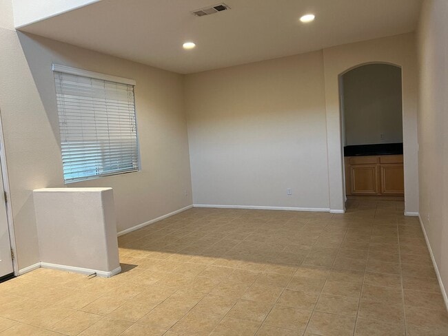 Building Photo - Breathtaking 2 Story Home Built in 2005 with 3279 sq. ft. in West Lancaster