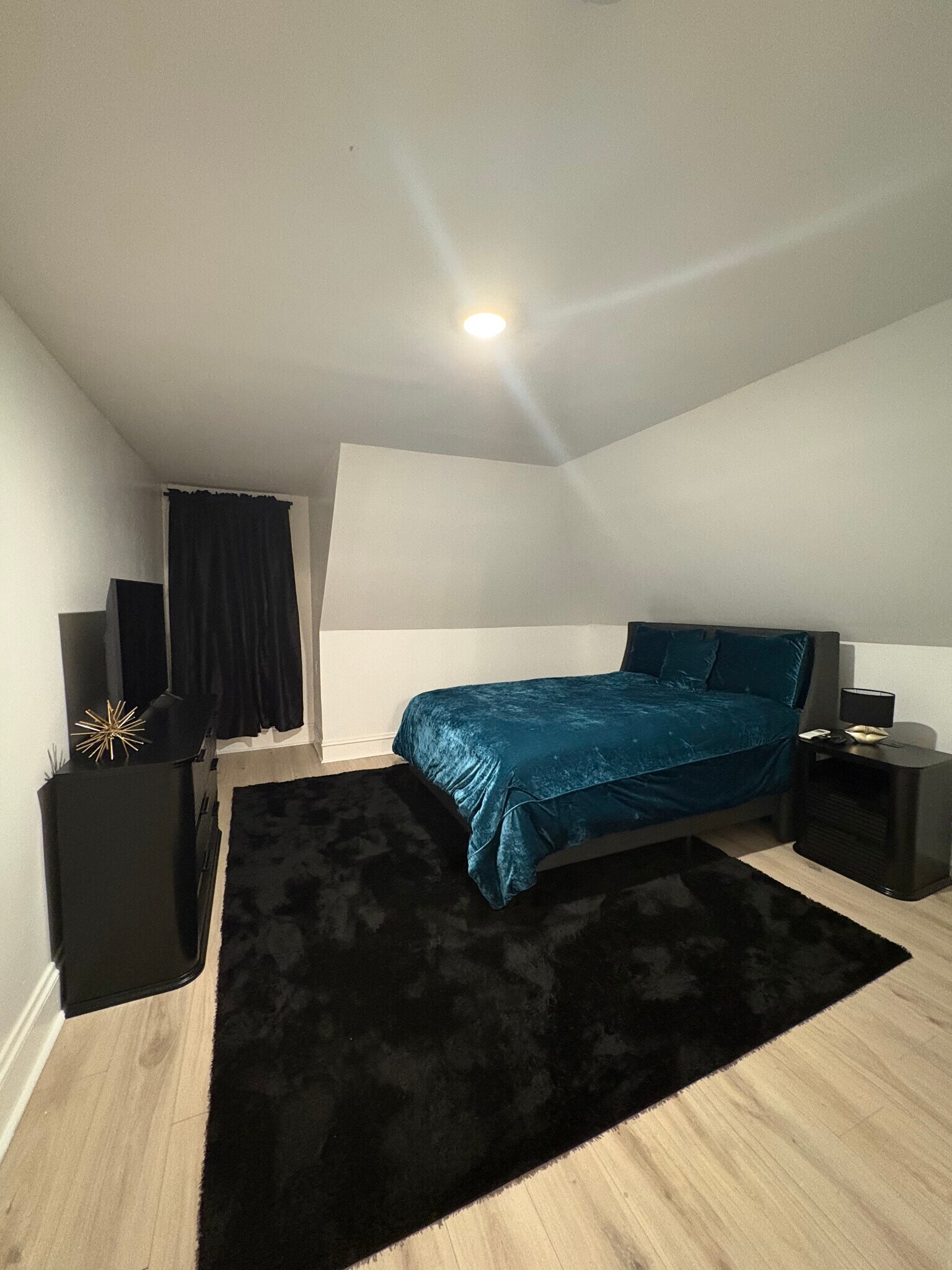 Building Photo - 1136 Wood Ave