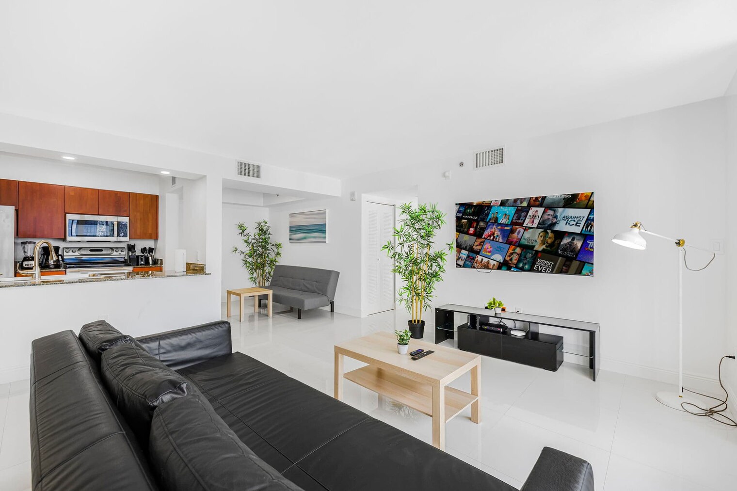 Building Photo - 1200 Brickell Bay Dr