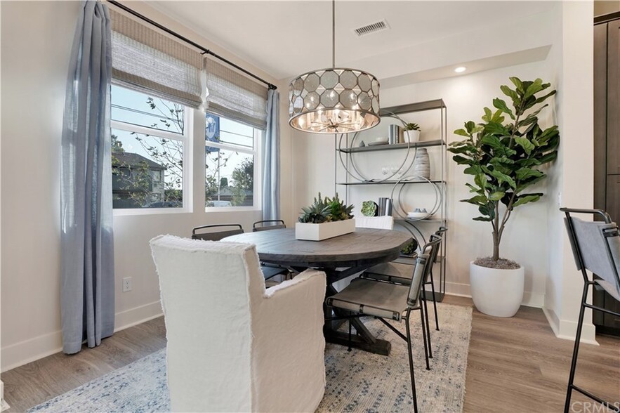 Dining room - 9855 11th St