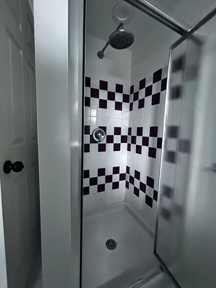 Building Photo - 4025 Kenyon Ave