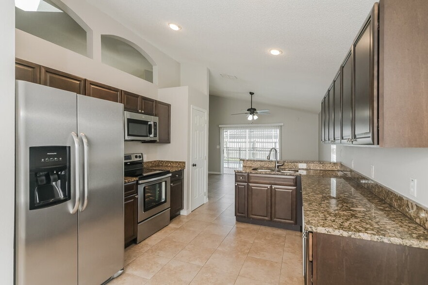Building Photo - 4307 Bayside Dr
