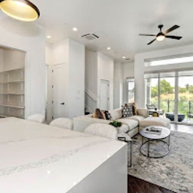 Building Photo - Residences at West Oaks